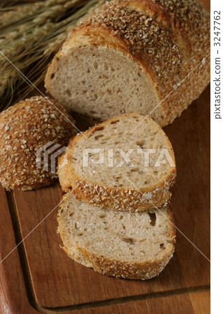 黑麥麵包全麥麩皮與麩皮 3247762