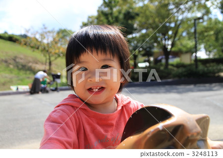 A horse and a baby 3248113