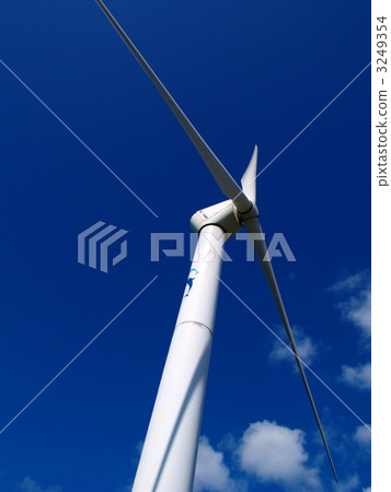Blue sky and wind power propeller Blue sky and wind power propeller 3249354