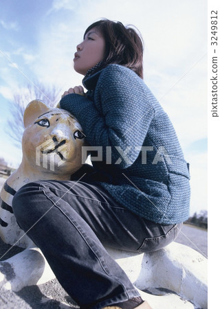 穿過老虎的女孩 3249812