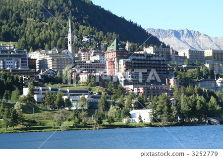 Luxury Resort - Swiss St. Moritz Luxury Resort - Swiss St. Moritz 3252779