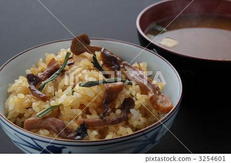 rice with wild greens, miso soup, trickery 3254601