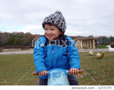 在冬季公園 在冬季公園 3255379