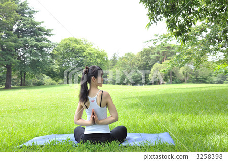 Young female, meditation, wellbeing 3258398
