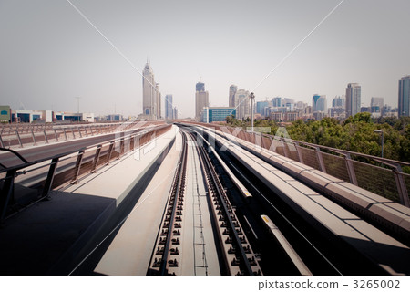 Dubai · Metro 3265002