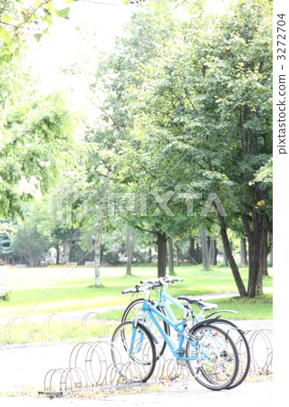 Square and bicycle Square and bicycle 3272704