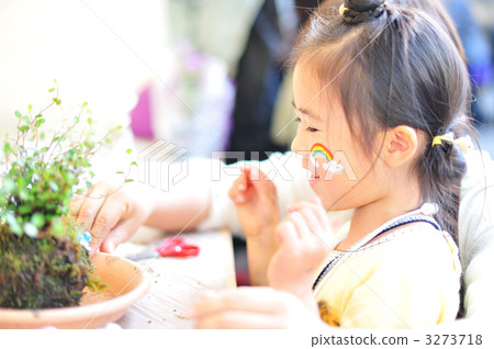 Moss making ball Moss making ball 3273718
