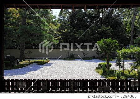 山寺寺廟的源氏花園 3284363
