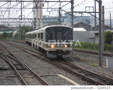 Series 221 Series 221 3284525