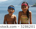 Swimming in the sea 3286201