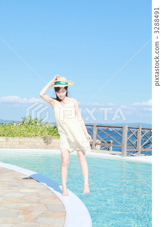 Poolside vacation image Poolside vacation image 3288491