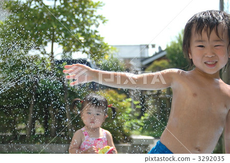 Water play in the shower 3292035