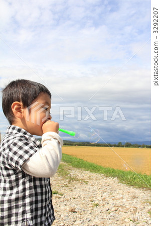 Soap bubbles and boys 3292207