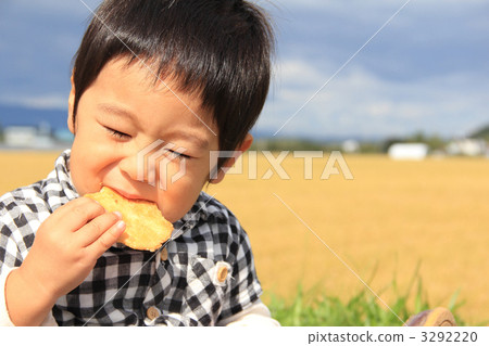 Crazy for rice cracker! Crazy for rice cracker! 3292220
