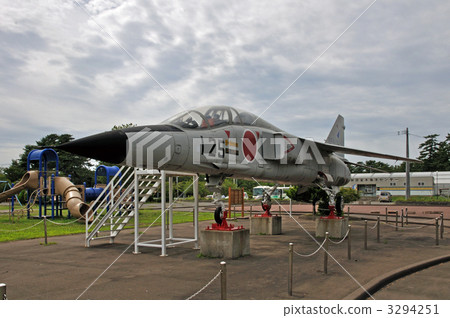 T-2 Air Self Defense Force supersonic high-level training machine preserved in Goshogawara Kanagi walking · Ashino Park 3294251