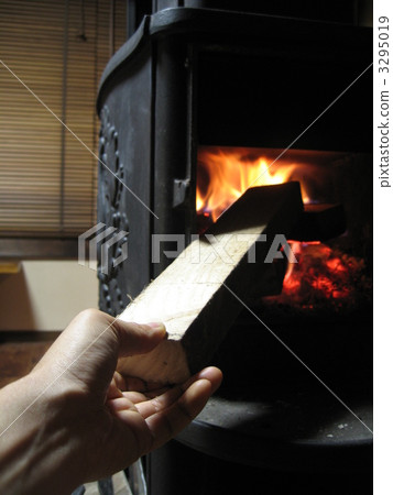 要放木柴 3295019