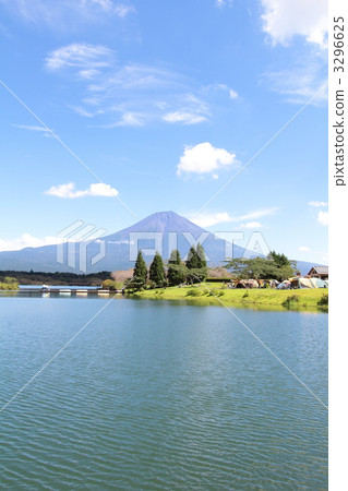 Fuji seen from Lake Tanuki 3296625