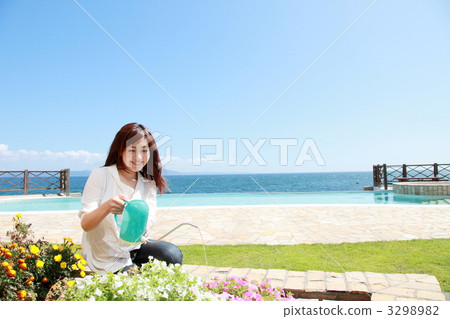 給水的婦女花 3298982