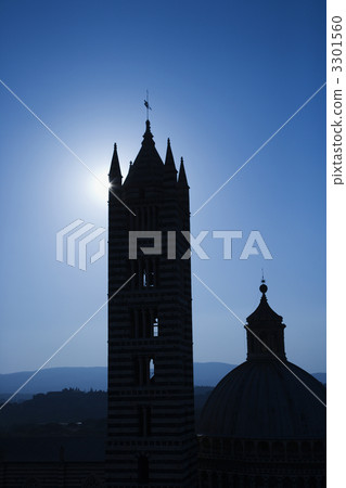 Silhouette of Italian Cathedral. Silhouette of Italian Cathedral. 3301560