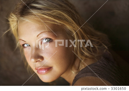 Young woman. 3301650