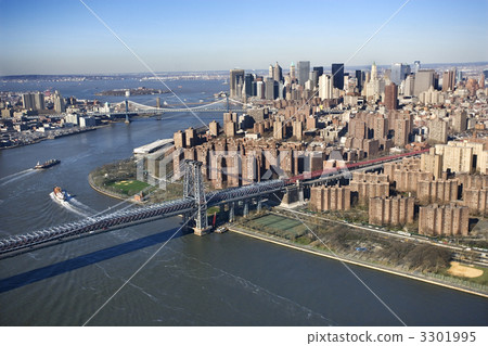 Williamsburg Bridge, NYC. Williamsburg Bridge, NYC. 3301995