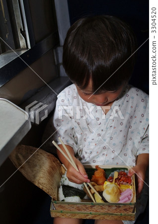 一個乘火車旅行的孩子 3304520