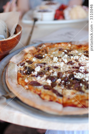 Pizza at the cafe Pizza at the cafe 3310846