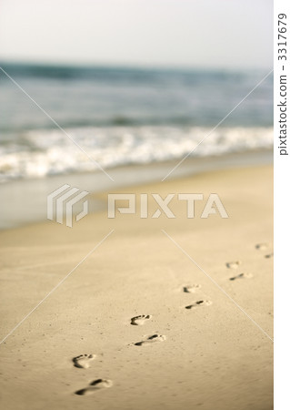 Footprints in sand. 3317679