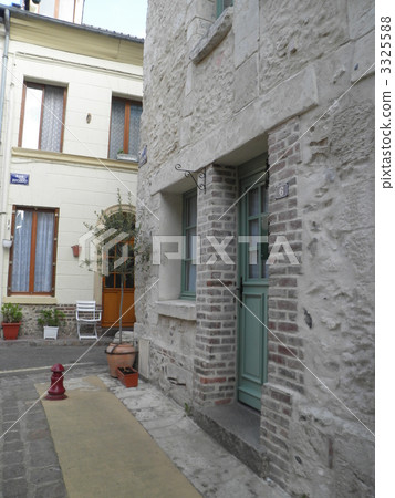 Morning street corner of Labuillo village 3325588