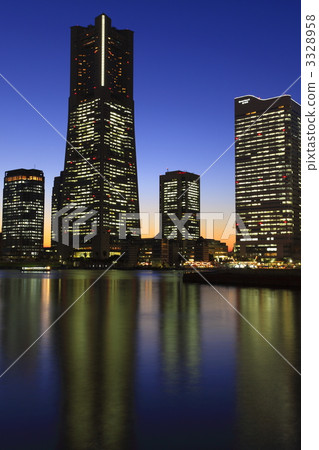 Night view of twilight Minato Mirai 3328958