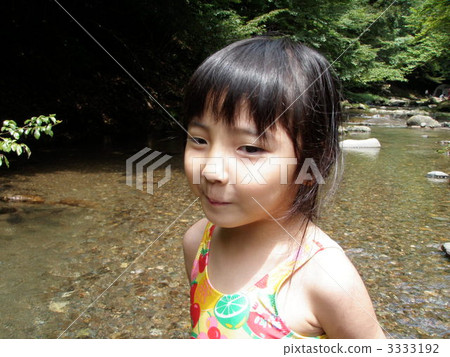 bathing suit, swimming costume, swimsuit 3333192