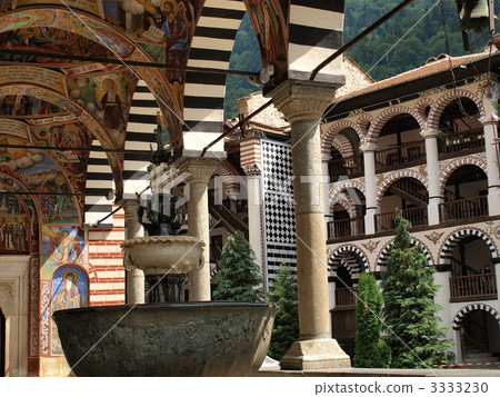 噴泉和壁畫（世界遺產）“里拉修道院”噴泉（保加利亞） 3333230