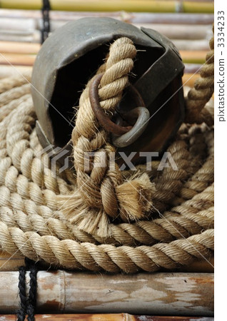 Tsurube of the well of Shimogamo Shrine in Kyoto Tsurube of the well of Shimogamo Shrine in Kyoto 3334233