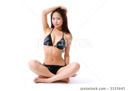 游泳衣的一個少婦 游泳衣的一個少婦 3335645
