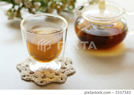 Tea scene 3337583