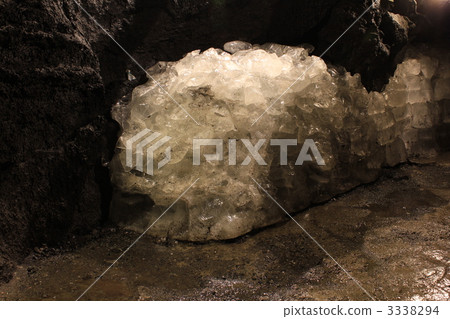 Narusawa ice hole 3338294