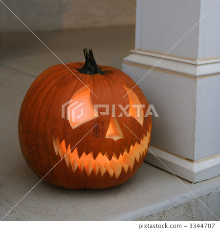 Glowing jack-o'-lantern. Glowing jack-o'-lantern. 3344707