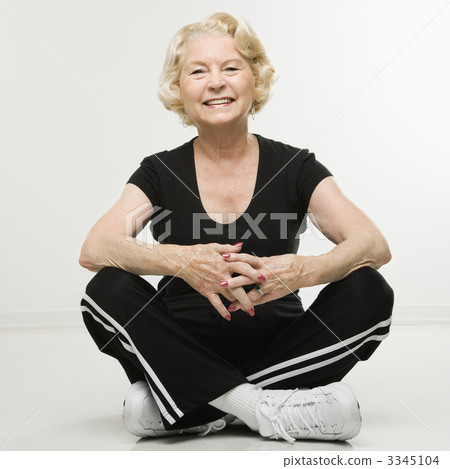 Senior woman smiling. 3345104