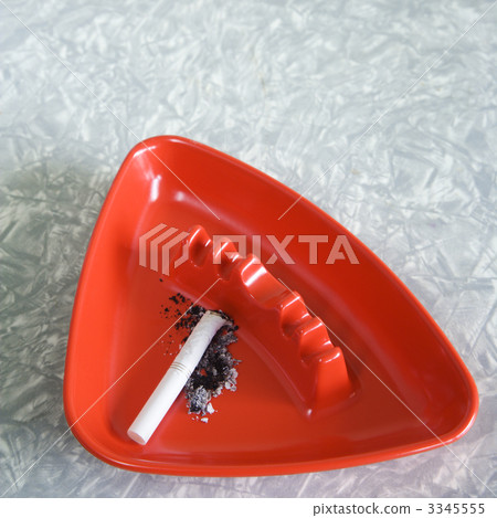 Vintage plastic ashtray. 3345555