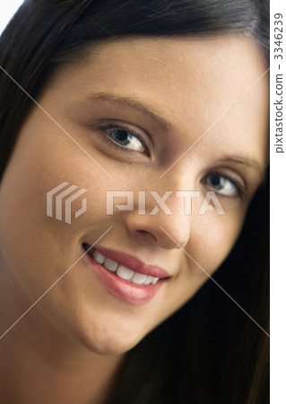 Pretty young woman 3346239