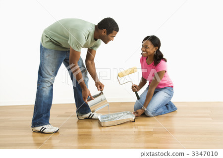 Couple preparing to paint. 3347010