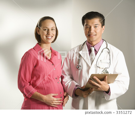 Doctor and pregnant woman. Doctor and pregnant woman. 3351272