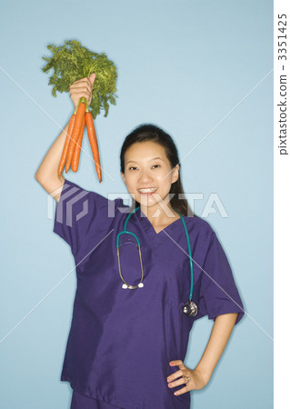 Doctor and carrots. Doctor and carrots. 3351425