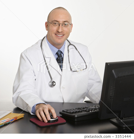 Male Caucasian doctor. 3351444