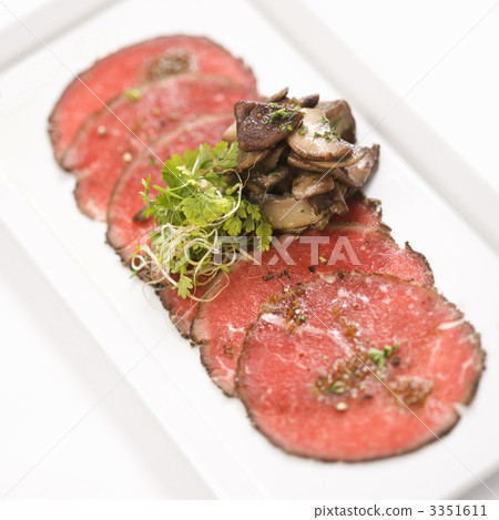 Beef carpaccio with mushrooms. 3351611