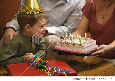 Boy at birthday party. 3351906