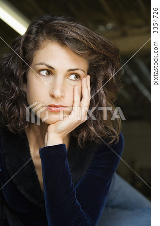 Woman looking out to side. 3354726