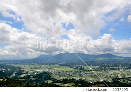 從Yagaki高原到宮崎縣Ebino市,霧島山 從Yagaki高原到宮崎縣Ebino市,霧島山 3357695