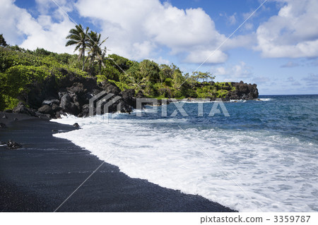 Black sand beach in Maui. 3359787