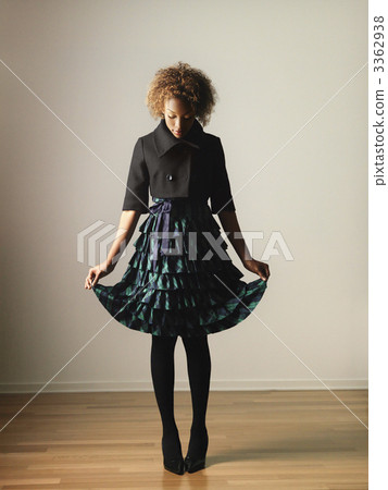 Fashionable woman 3362938